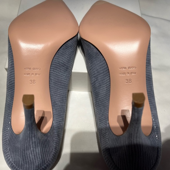 NEW La Canadienne blue suede Fairmont heels - Picture 9 of 9